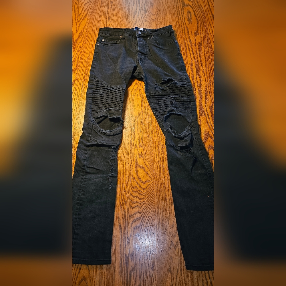 Black Ripped Skinny Jeans